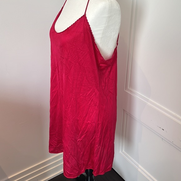 Fuschia vanity fair slip - Picture 3 of 4